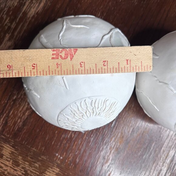 Large White Ceramic Eyeball Bookends With Sculpted Vein & Iris Details - Picture 3 of 13